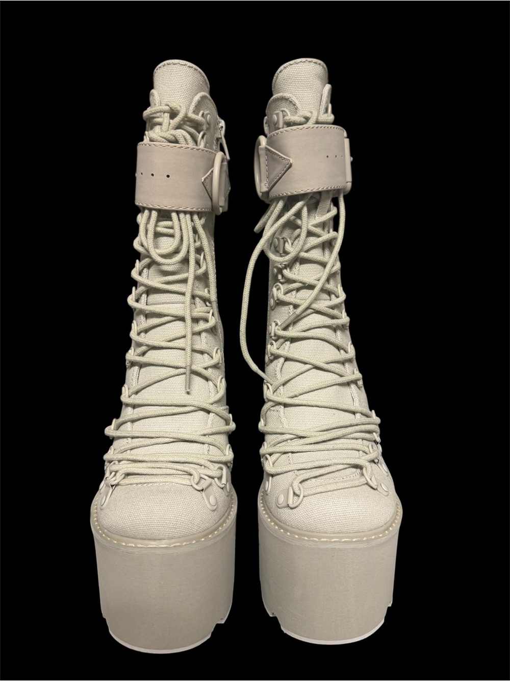 NWT Dolls Kill beige traitor boots platform